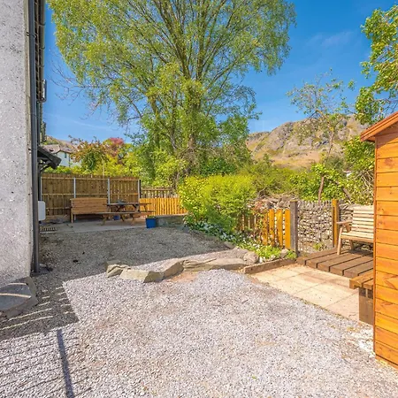 Brook Nyaraló Coniston